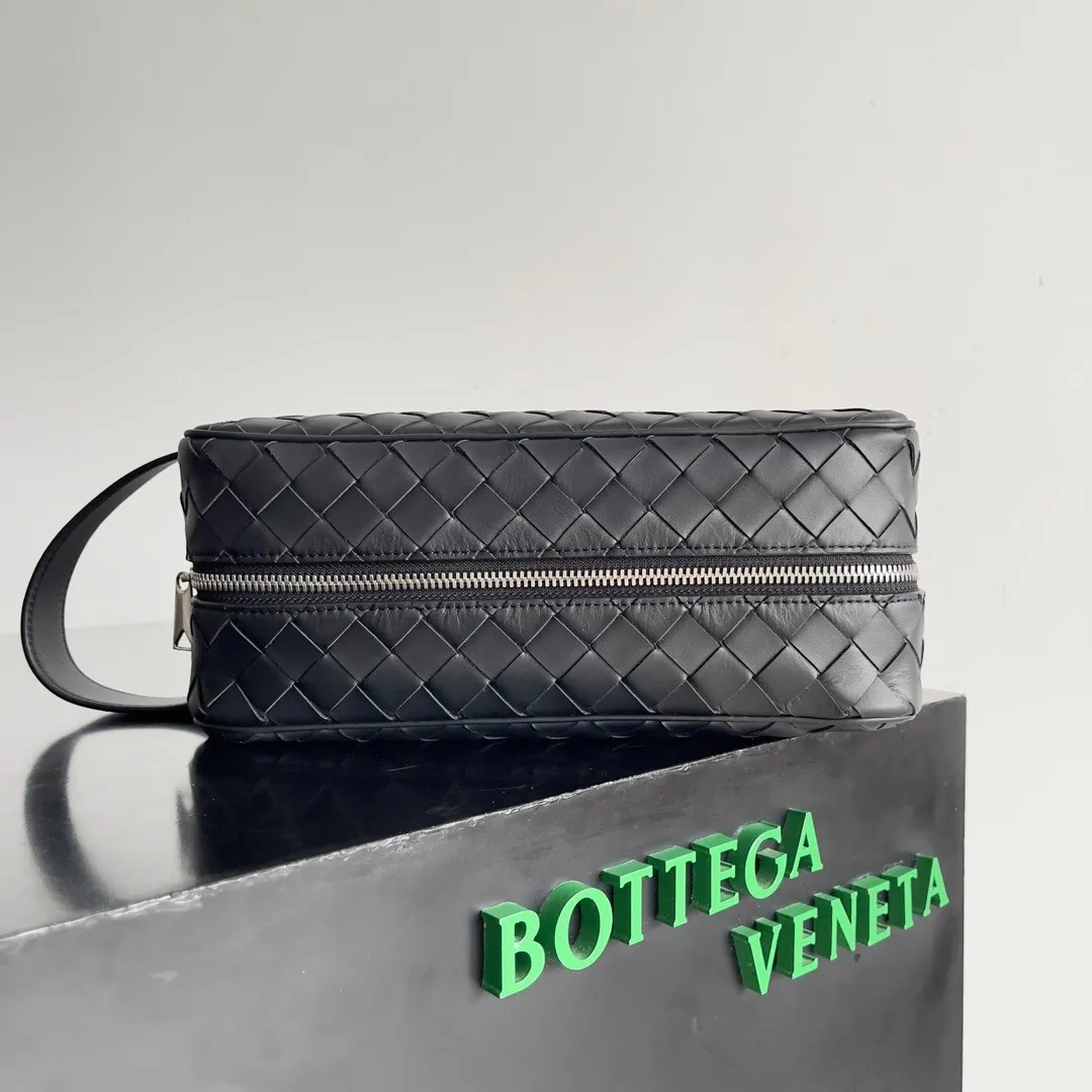 All categories 💚 Authentic bags 💚 BV 2025 new BV toiletry bag